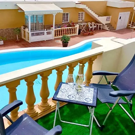 New Caleta,relax, Pool, Terrace, Wifi شقة